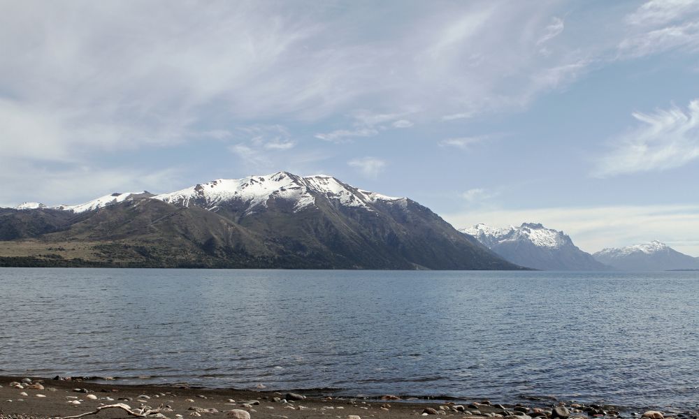 montaña y lago del sur argentino qué tornillo