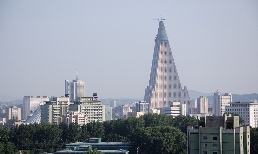 El Hotel Ryugyong sin su fachada de vidrio. 