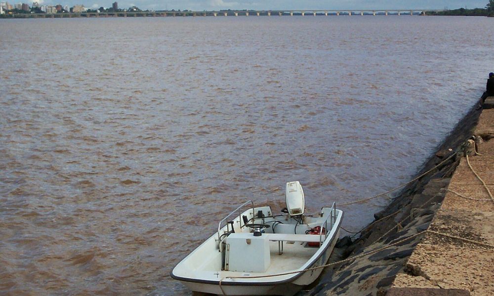 Río Uruguay en Paso de los Libres. 