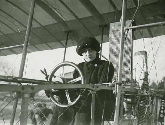 Raymonde de Laroche, la primera mujer en recibir una licencia de piloto