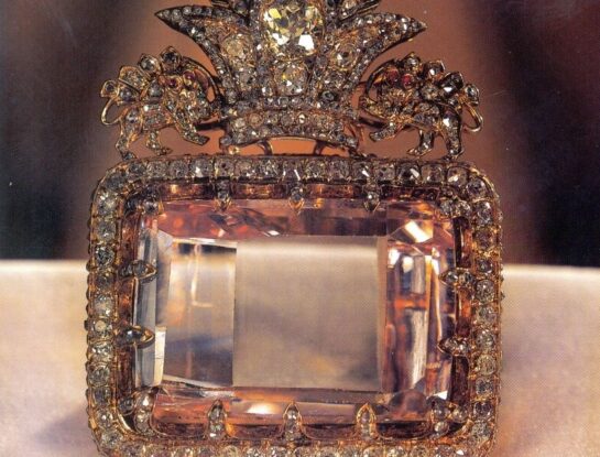 Darya-ye Noor: uno de los diamantes más caros y difíciles de encontrar