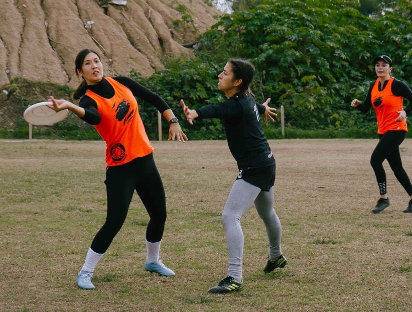 Ultimate, el deporte autoarbitrado que se juega con un frisbee