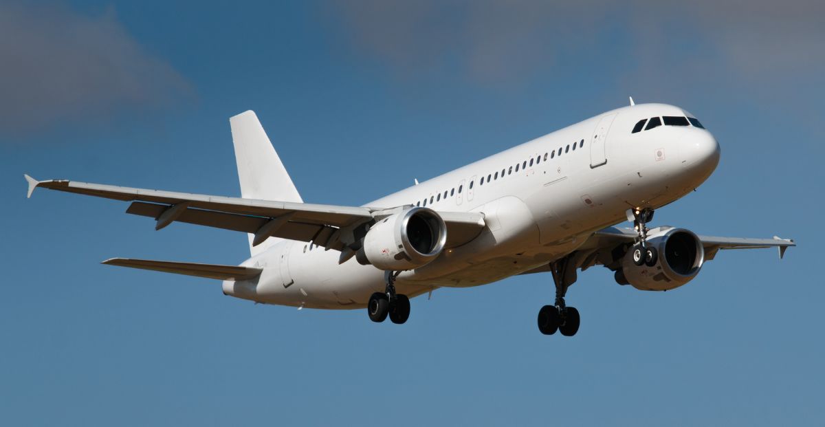 ¿Por qué la mayoría de los aviones son de color blanco? - Billiken