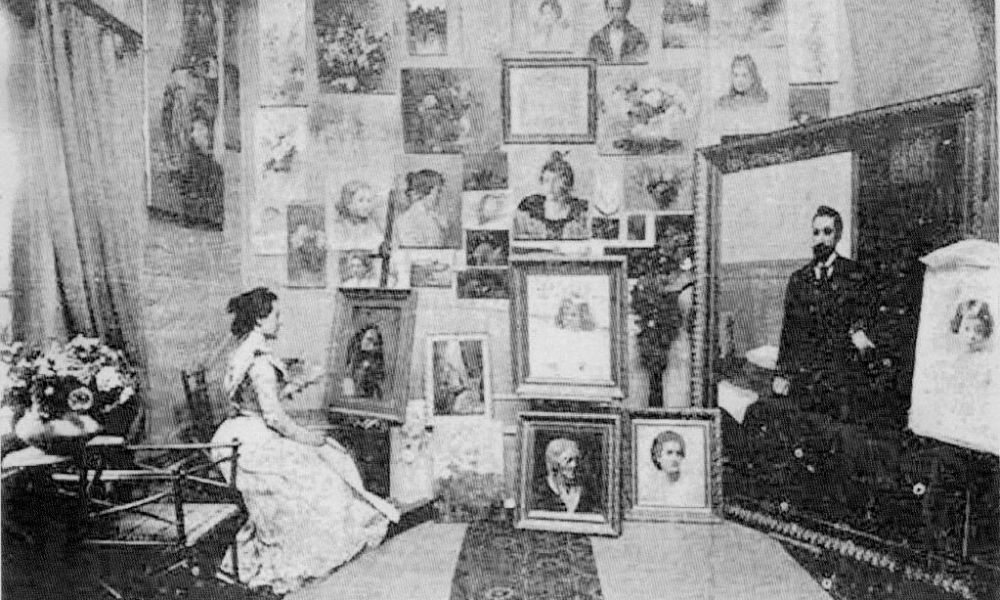 Luisa Isabel Isella de Motteau, autora de El Sediento, en su taller.