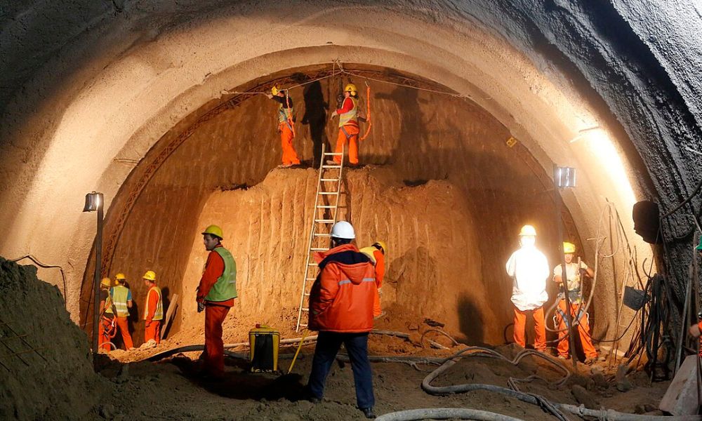 Etapa inicial de la construcción de la Línea H del Subte de Buenos Aires. 