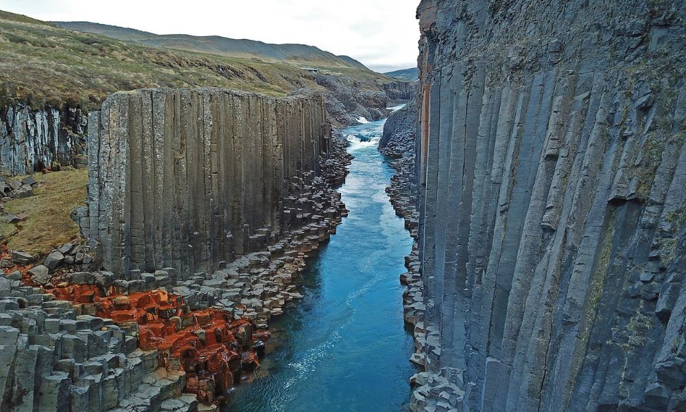 Vista panorámica del cañón de Stuðlagil.