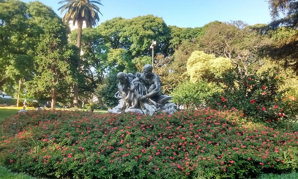 Paisaje que rodea a la escultura "La duda".