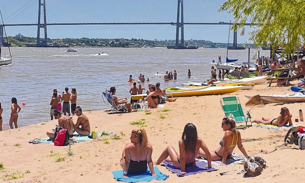 playa en la isla la invernada