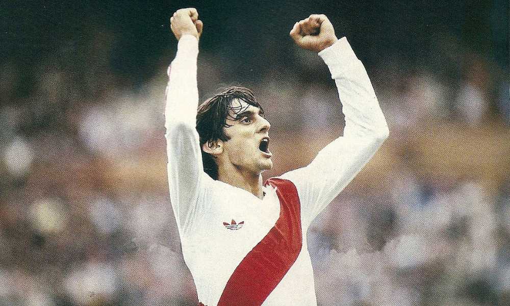 el 20 de octubre de 1996, ENZO FRANCÉSCOLI mete un gol en River