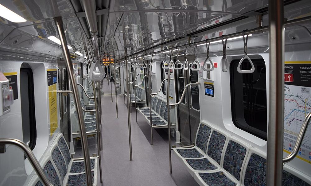 Interior de los coches que circulan por la Línea H del Subte de Buenos Aires. 