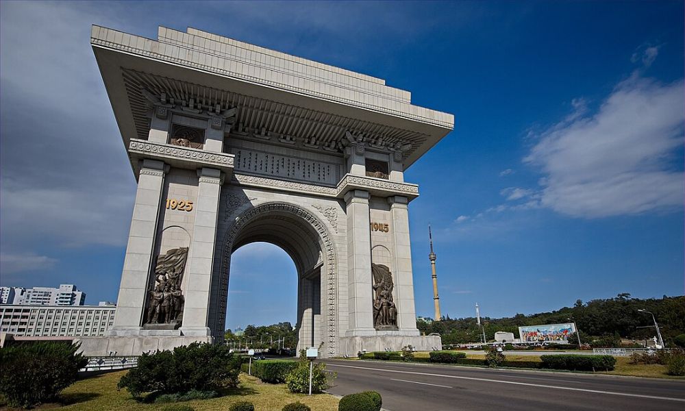 Aspecto del Arco del Triunfo de Corea del Norte. 