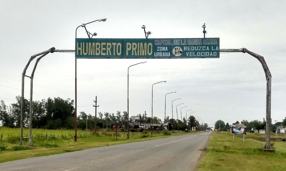 Entrada al pueblo Humberto Primo de Santa Fe.