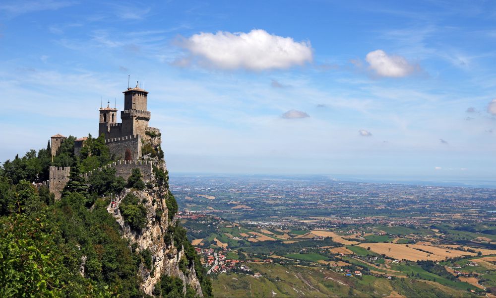 san marino castillo y paisaje