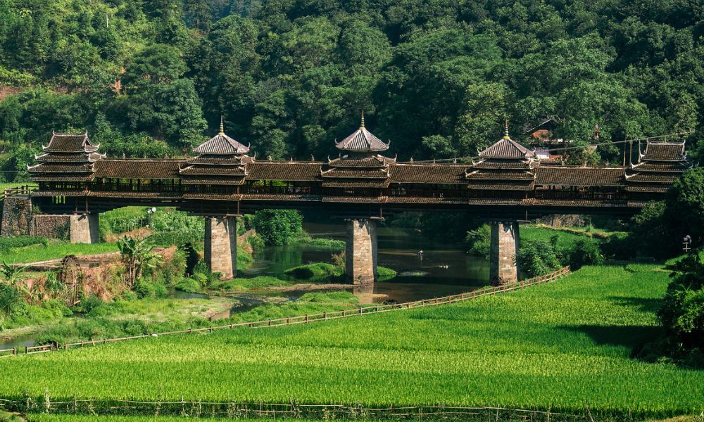 Paisaje que rodea al puente Chengyang.