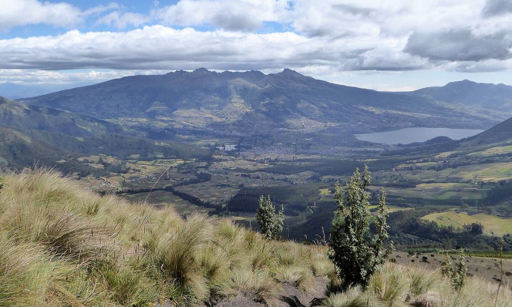 Naturaleza del lago San Pablo. 