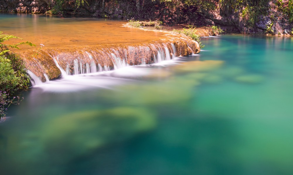 Piletas turquesas naturales de Semuc Champey, en Guatemala