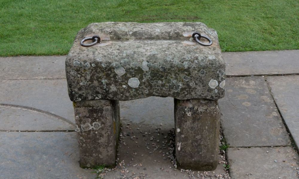 Réplica de la Piedra de Scone, en el Palacio de Scone, Escocia.