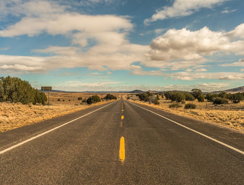 Cuál es la diferencia entre "highway" y "freeway" en Estados Unidos