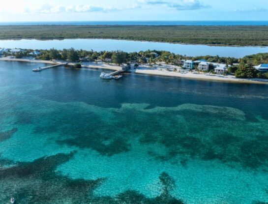 Pequeño Caimán: la paradisíaca isla del Caribe donde viven menos de 165 personas