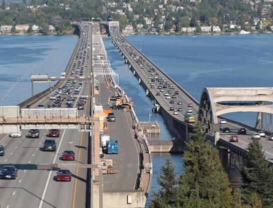 ¿Cuántos kilómetros tiene la autopista más larga de Estados Unidos?