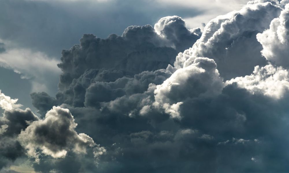 Nubes de la tormenta tropical Sara.