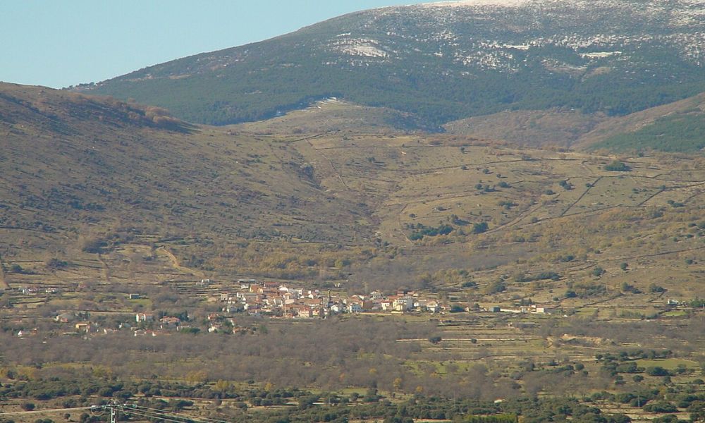 Montañas que rodean al municipio con el nombre más largo de España.