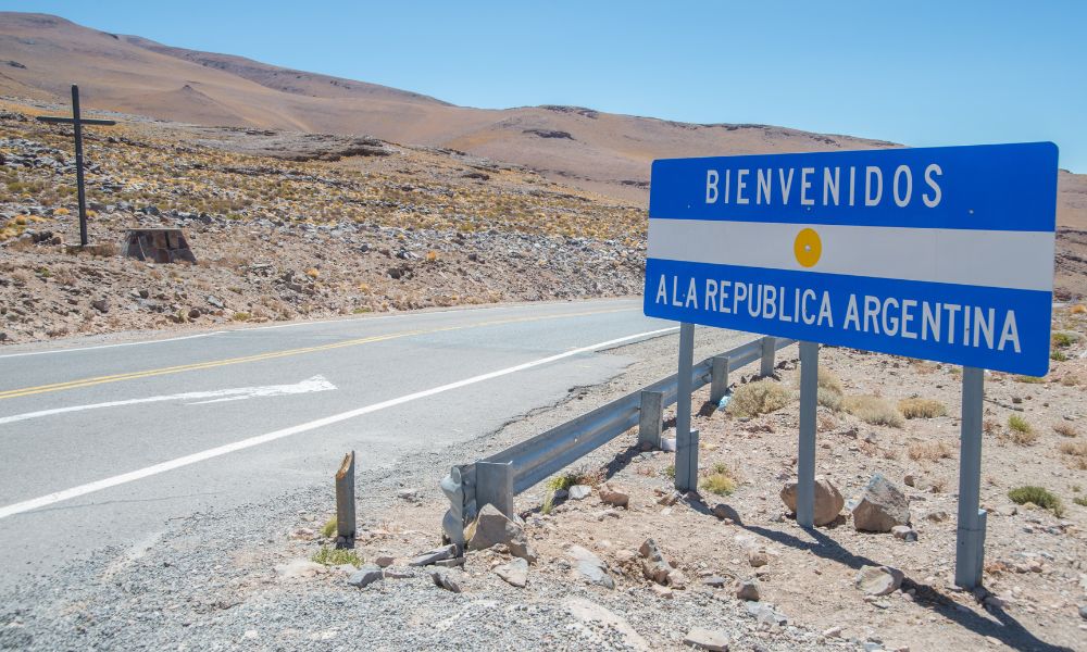 Ruta en la frontera entre Argentina y Chile