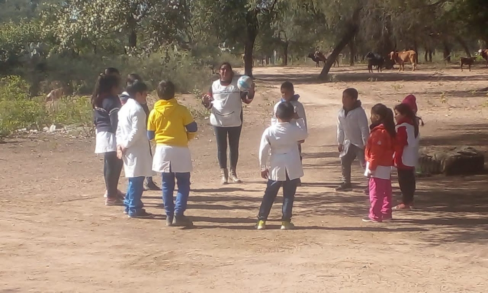 Alumnos de la escuela 793 “Don Carlos Arnaldo Jaime” del paraje La Sara, en el Impenetrable chaqueño.