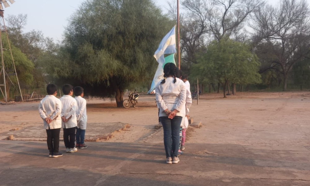 Alumnos de Gloria Cisneros, maestra rural de Chaco