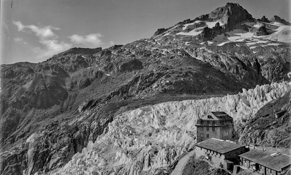 El hotel Belvédère en 1910, cuando estaba próximo al glaciar del Ródano.