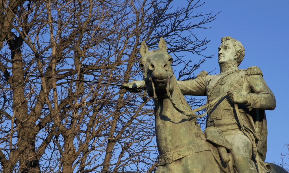 Estatua de Simón Bolívar en París