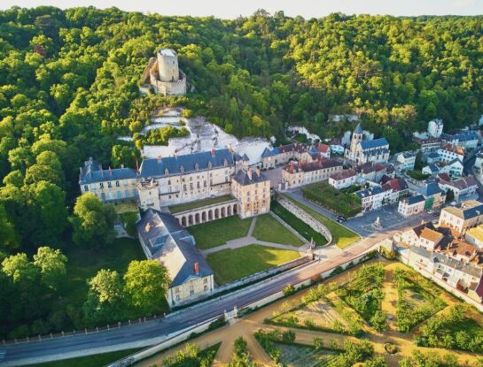 Castillo de La Roche-Guyon: la fortaleza del siglo XII que fue un búnker en la Segunda Guerra Mundial
