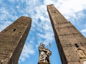 Asinelli y Garisenda, las torres hermanas de Italia que tienen 800 años