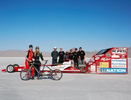 Denise Mueller-Korenek: la historia de la mujer que viajó a más de 296 km/h en una bicicleta
