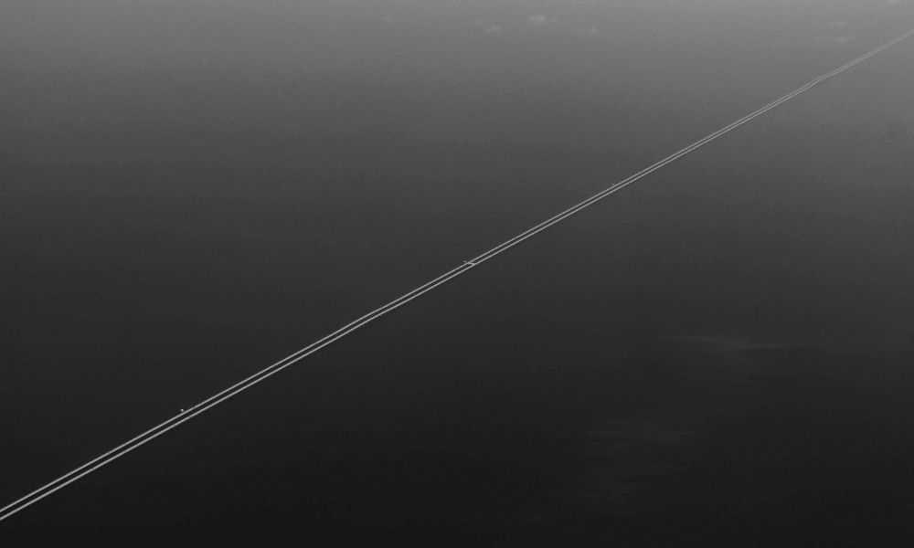 Vista aérea del Lake Pontchartrain Causeway.