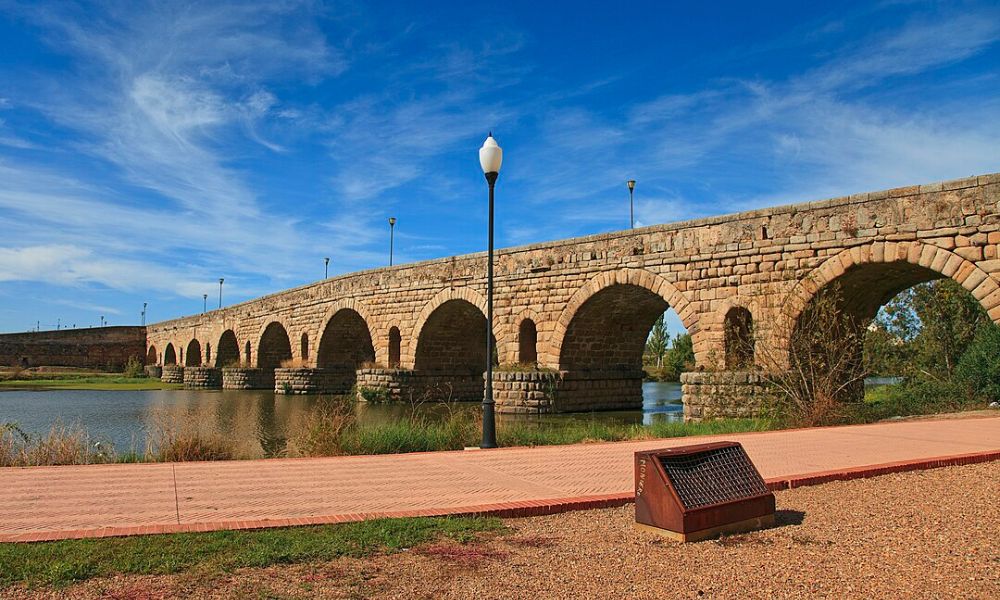 Diseño del puente romano de Mérida.