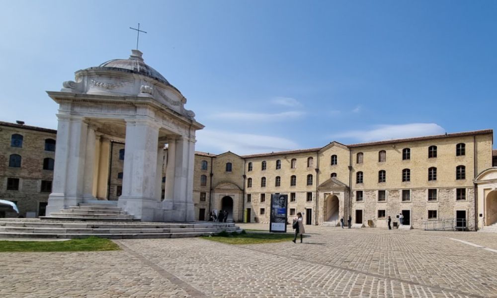 Templo San Roque en la Mole Vanvitelliana