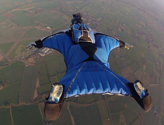 Wingsuiting flying: la historia de uno de los deportes más extremos del mundo