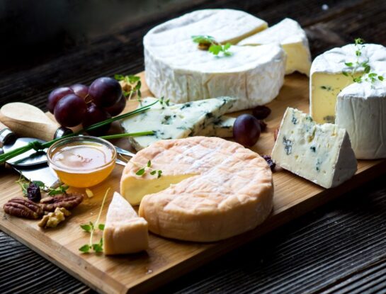 ¿Sabías que en Francia los quesos se comen después del plato principal?