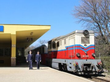 En Budapest hay un tren manejado por niños