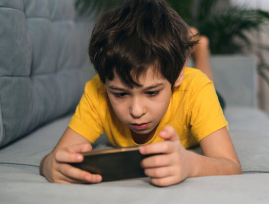 ¿Redes sociales sin control? Australia impone restricciones a menores de 16 años