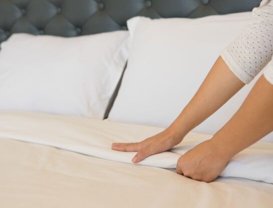 ¿Con qué frecuencia deben lavarse las sábanas y almohadas?