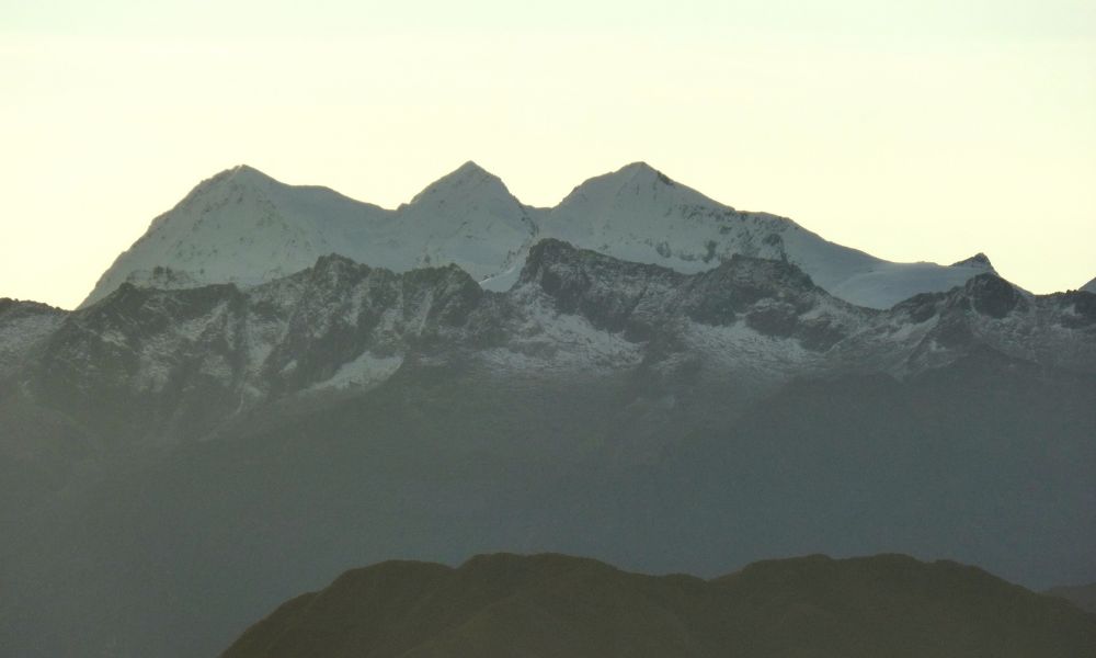 Montañas del segundo sistema montañoso litoral más alto del mundo.