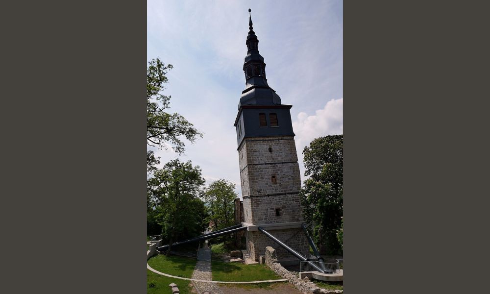 Aspecto de la torre de la iglesia Oberkirche.