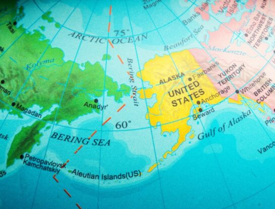 ¿Qué es el Estrecho de Bering y por qué es clave en la llegada del ser humano a América?