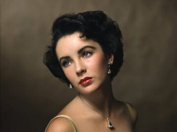 elizabeth taylor primera actriz en ganar un millón de dolares por una película