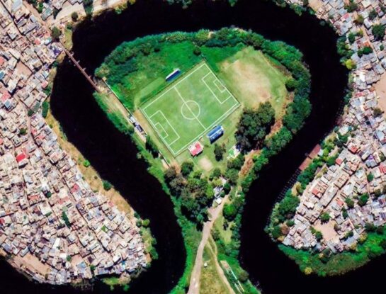 Meandro de Brian: la curiosa curva del Riachuelo que está en la Ciudad de Buenos Aires y tiene su propio estadio
