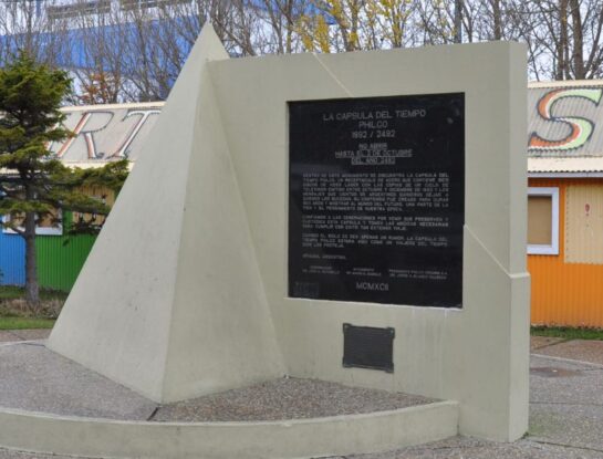 ¿Qué tiene la cápsula del tiempo de Ushuaia que no se debe abrir hasta el 2 de octubre de 2492?