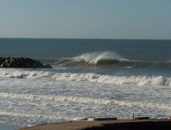 ¿Sabías que las olas del mar se forman por la fricción del viento?