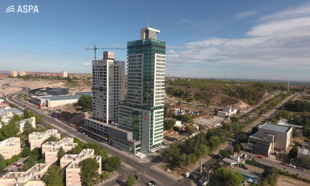 Aspecto del edificio más alto de la Patagonia Argentina.